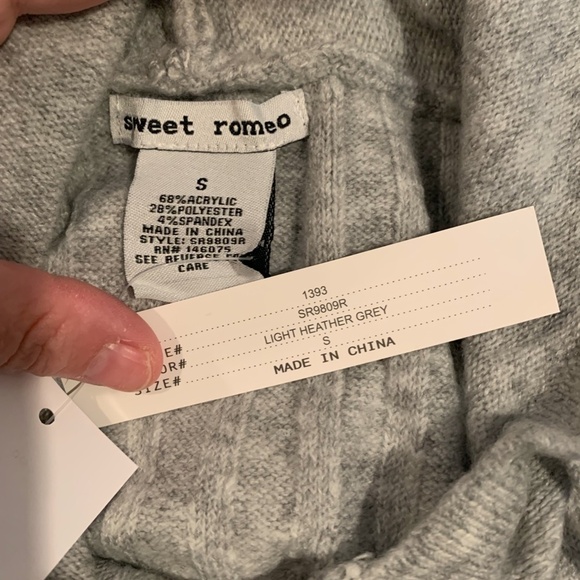 Sweet Romeo Ribbed Hooded Sweater Light Heather Grey Small NWT - Picture 4 of 5